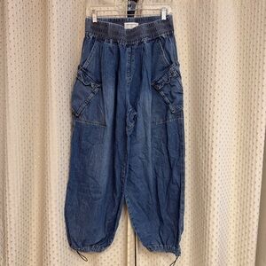 Free People One Teaspoon Parachute
Cargo Jeans